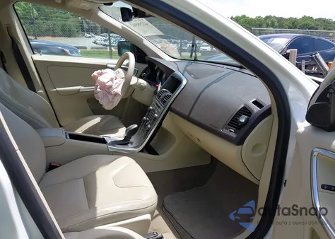 2013 Volvo Xc60 3.2 Platinum from USA, damaged, VIN YV4952DL7D2429586